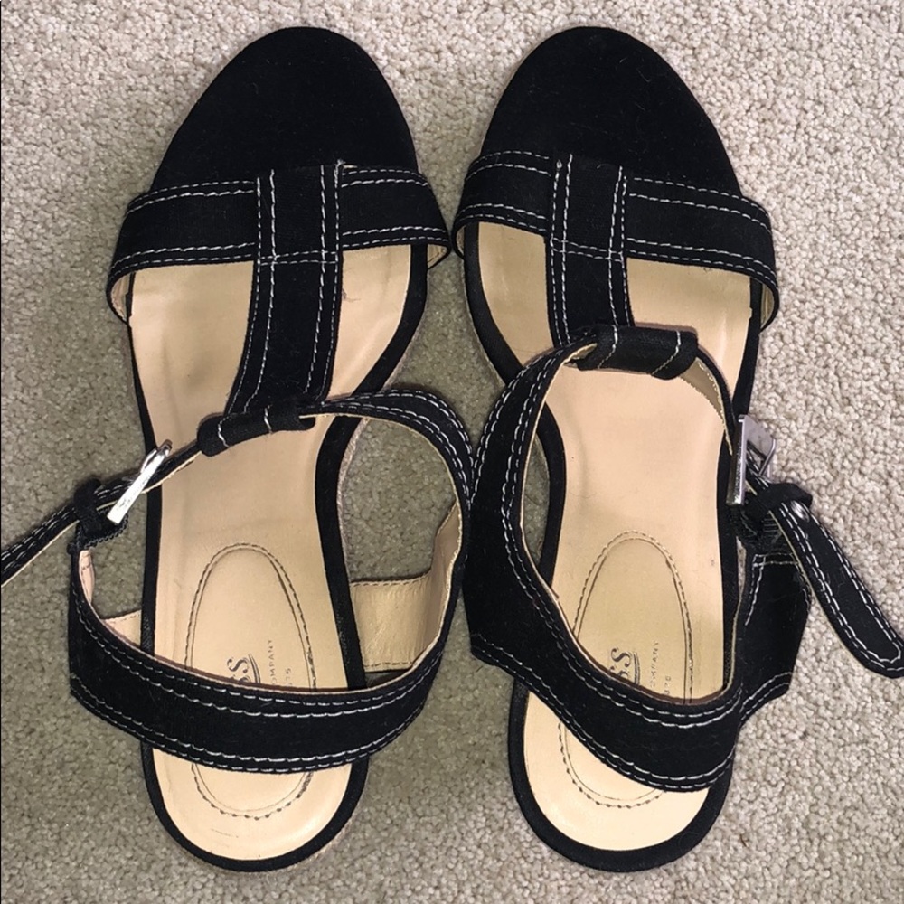 Like New! Bass Raina Wedge Sandals
